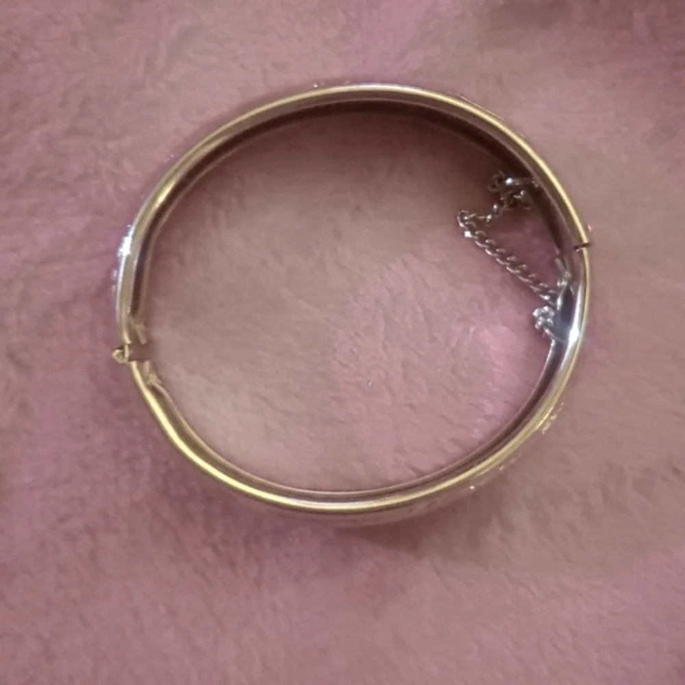 .925 Sterling Silver Bracelet with Floral Vine Engraving Details - Picture 1 of 17